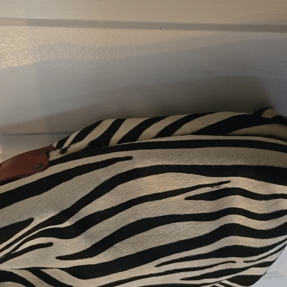 Maurizio Taiuti Zebra Print Women's Bag with Tan Accents - Picture 4 of 12